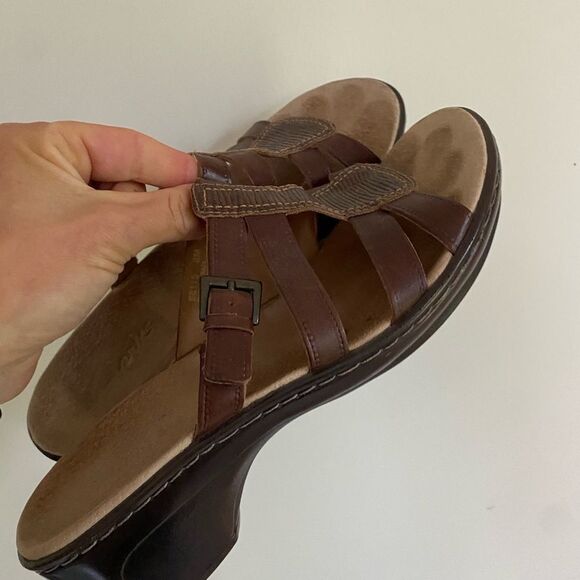 Clarks Brown Sandals Leather Straps Low Heel - Picture 3 of 9